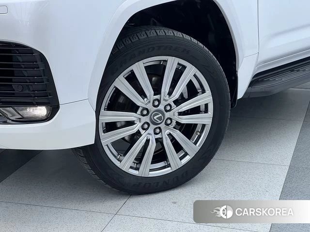 Lexus LX id 4190497 из Китая 24