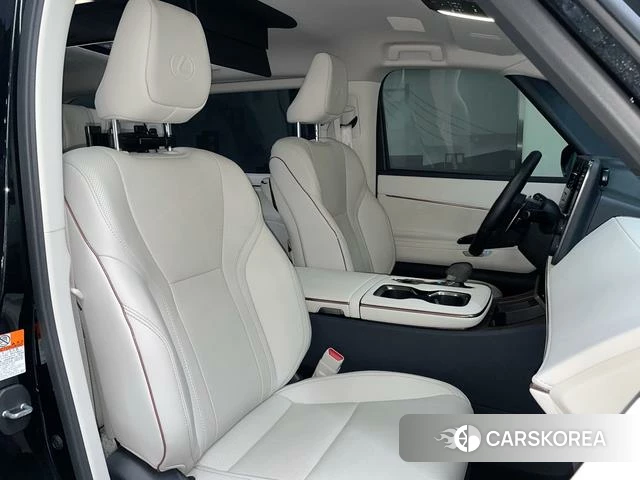 Lexus LM id 4353481 из Китая 24