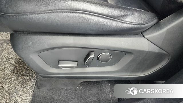 Ford Explorer 6th Generation id 4604668 из Кореи 24