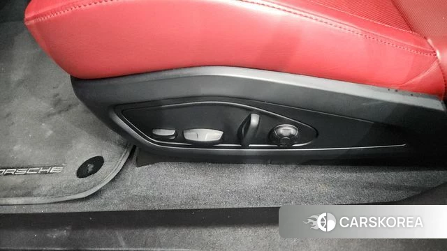 Porsche Taycan id 4428501 из Кореи 24