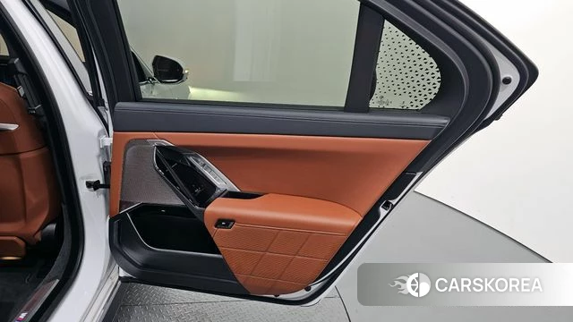 BMW 7 Series (G70) id 4329434 из Кореи 24