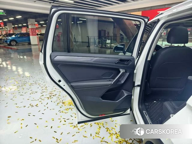Volkswagen Tiguan L id 4290500 из Китая 24