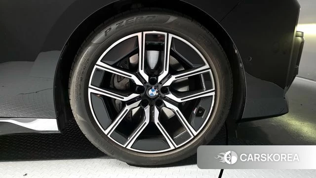 BMW 7 Series (G70) id 4223108 из Кореи 24