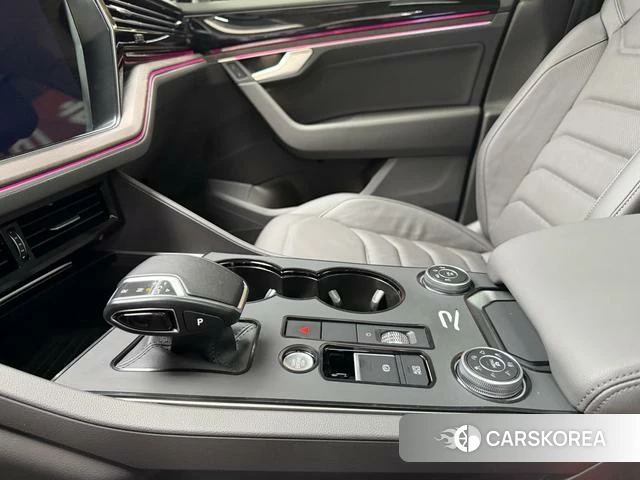 Volkswagen Touareg id 4271071 из Китая 24