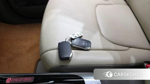 Kia Carnival 4th generation id 4750444 из Кореи 24