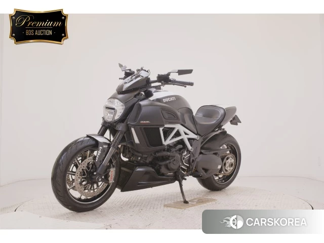Ducati DIAVEL CARBON id 4229278 из Японии 24