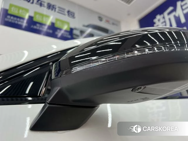 Audi A4L id 4290436 из Китая 24