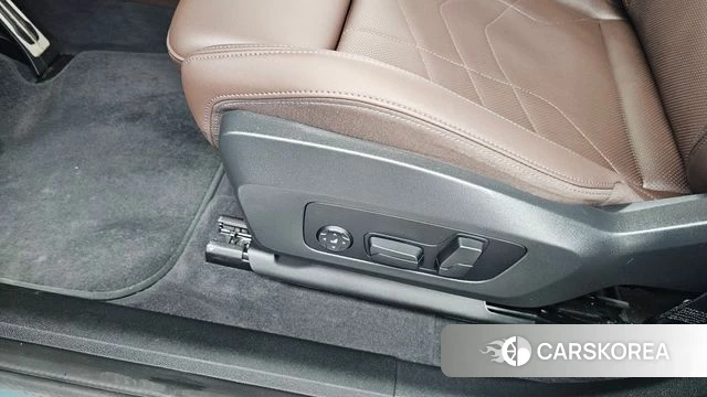 BMW iX1 (U11) id 4441875 из Кореи 24