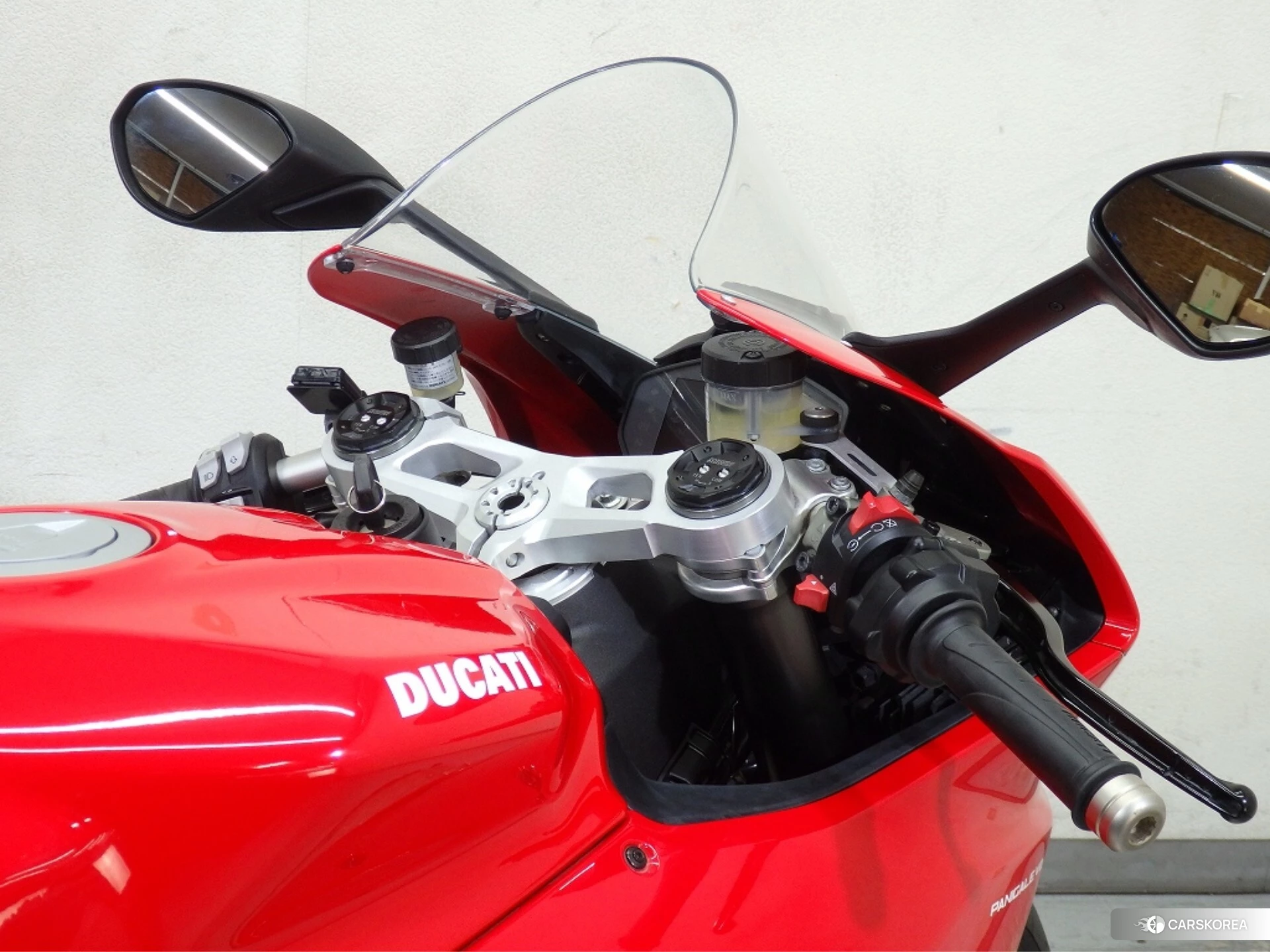 Ducati PANIGALE V2 id 3952001 из Японии 24