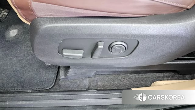 Kia Carnival 4th generation id 4687403 из Кореи 24