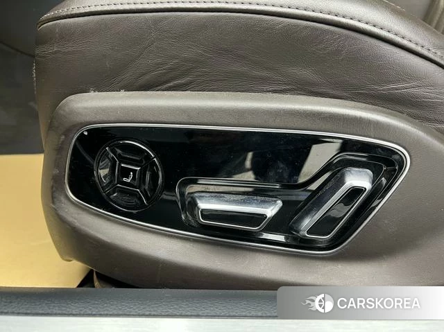 Audi A8 id 4259179 из Китая 24