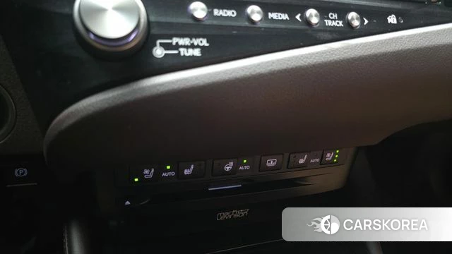 Lexus ES300h 7th generation id 4872414 из Кореи 24