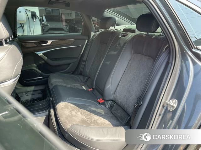 Audi A6L id 4273889 из Китая 24