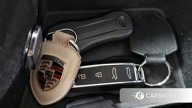 Porsche Taycan id 4267507 из Кореи 24