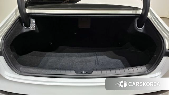 Hyundai Grandeur (GN7) id 4360445 из Кореи 24