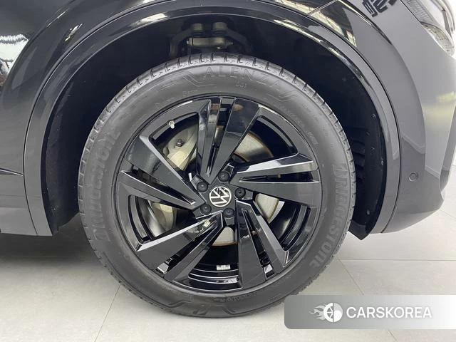 Volkswagen Touareg id 3840745 из Китая 24