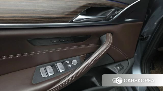 BMW 5 Series (G30) id 4435267 из Кореи 24