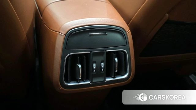 Maserati Levante id 4339406 из Кореи 24
