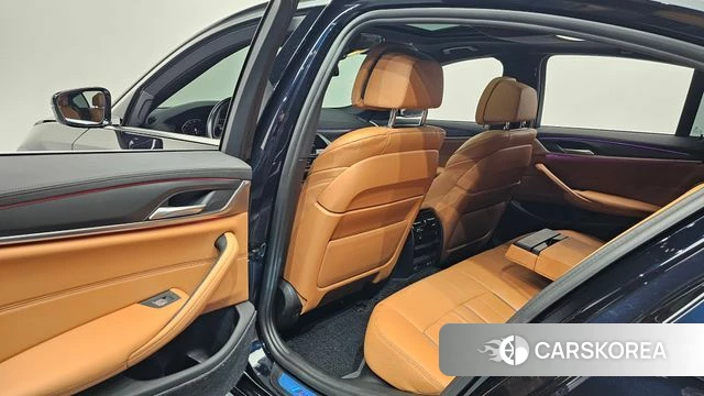 BMW 5 Series (G30) id 4604073 из Кореи 24