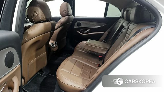 Mercedes-Benz E-Class W213 id 4188354 из Кореи 24