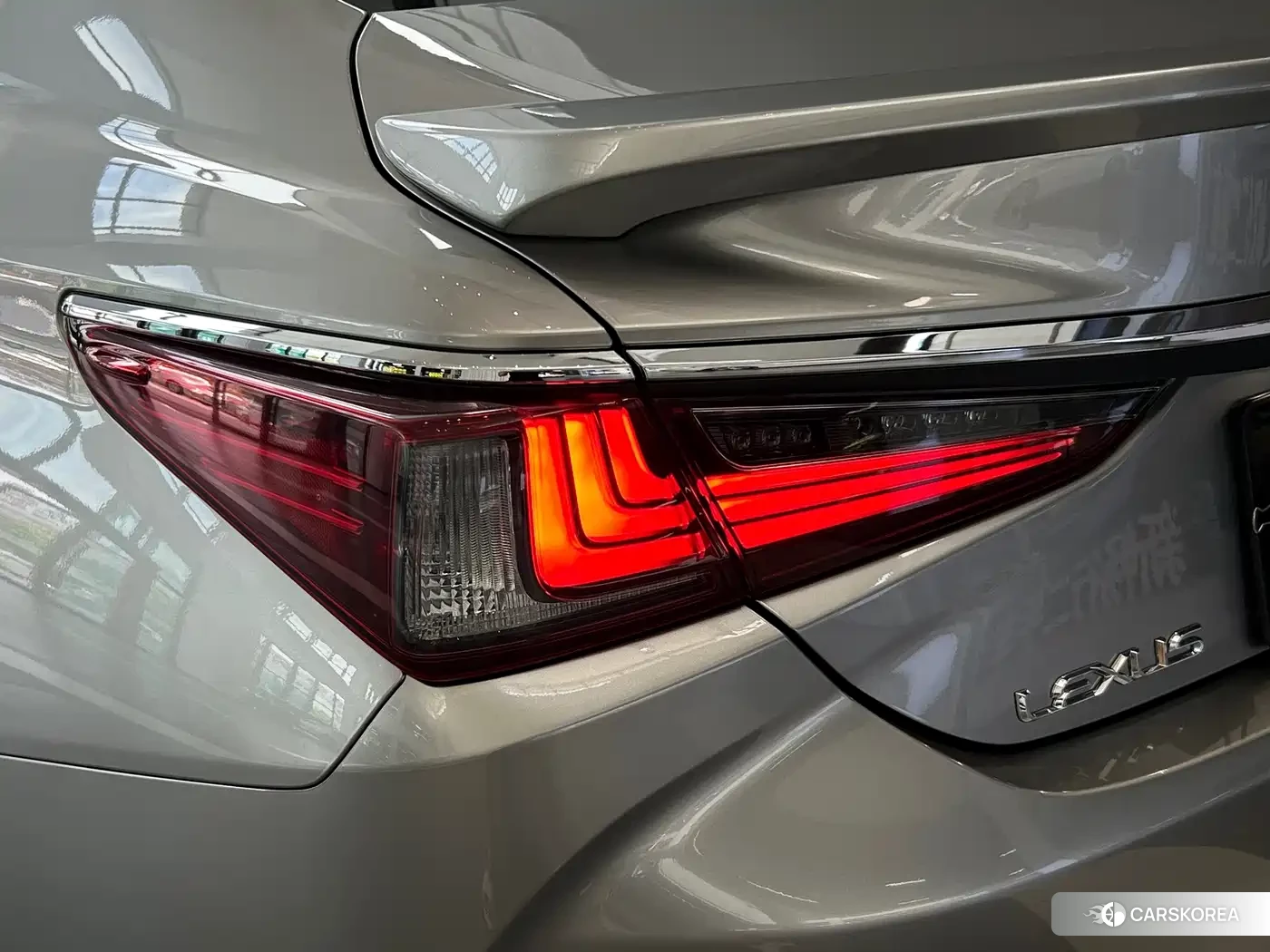 Lexus ES id 4628022 из Китая 24