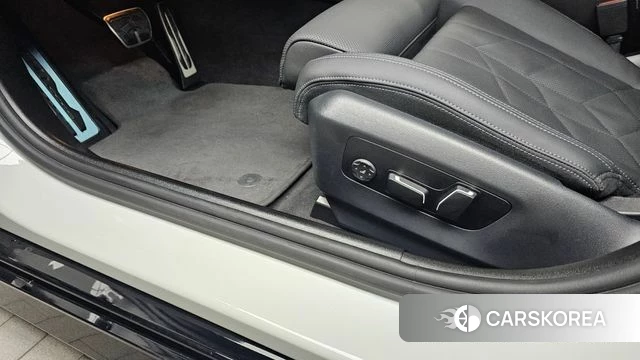 BMW 5 Series (G60) id 4469001 из Кореи 24