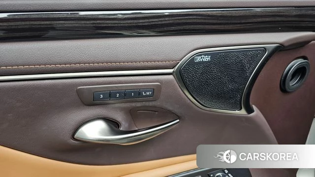 Lexus ES300h 7th generation id 4402947 из Кореи 24