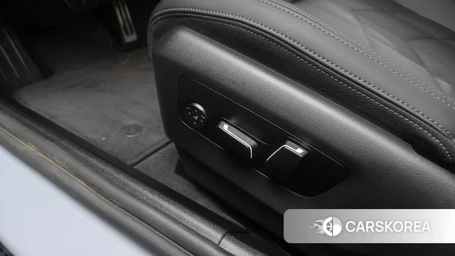 BMW 5 Series (G60) id 4349143 из Кореи 24