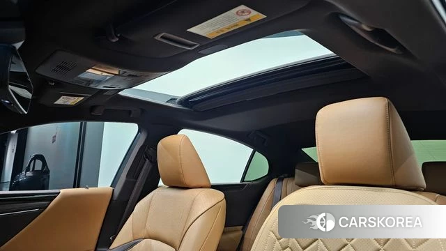 Lexus ES300h 7th generation id 4410703 из Кореи 24