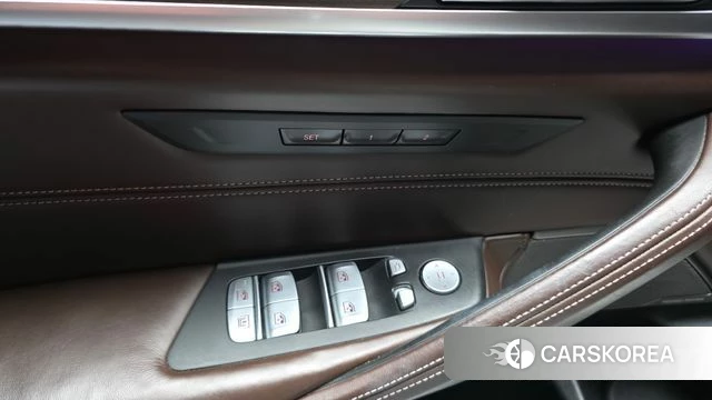 BMW 5 Series (G30) id 4609779 из Кореи 24