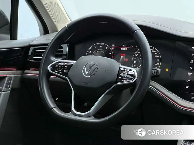 Volkswagen Touareg id 4213114 из Китая 24
