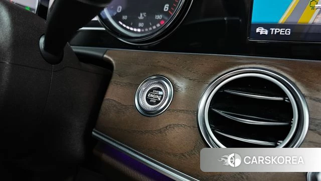 Mercedes-Benz E-Class W213 id 4594978 из Кореи 24