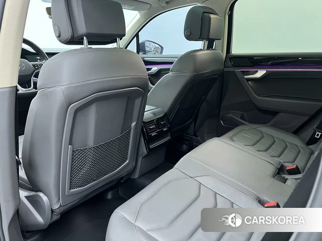 Volkswagen Touareg id 4297802 из Китая 24