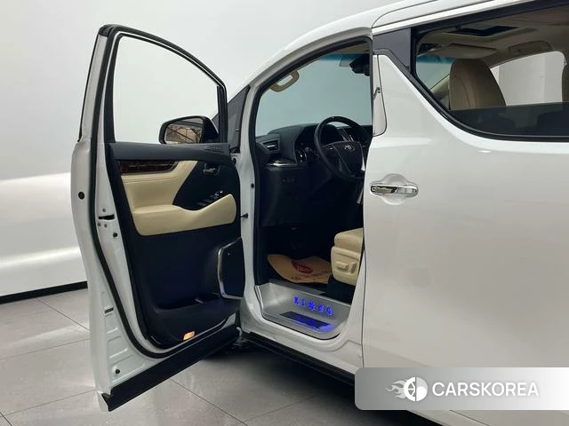 Toyota Elfa id 4265709 из Китая 24