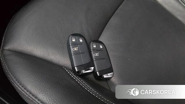 Jeep Renegade id 4631019 из Кореи 24