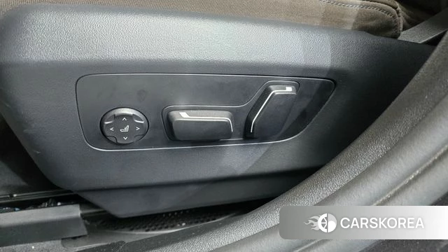 BMW 5 Series (G60) id 4222566 из Кореи 24