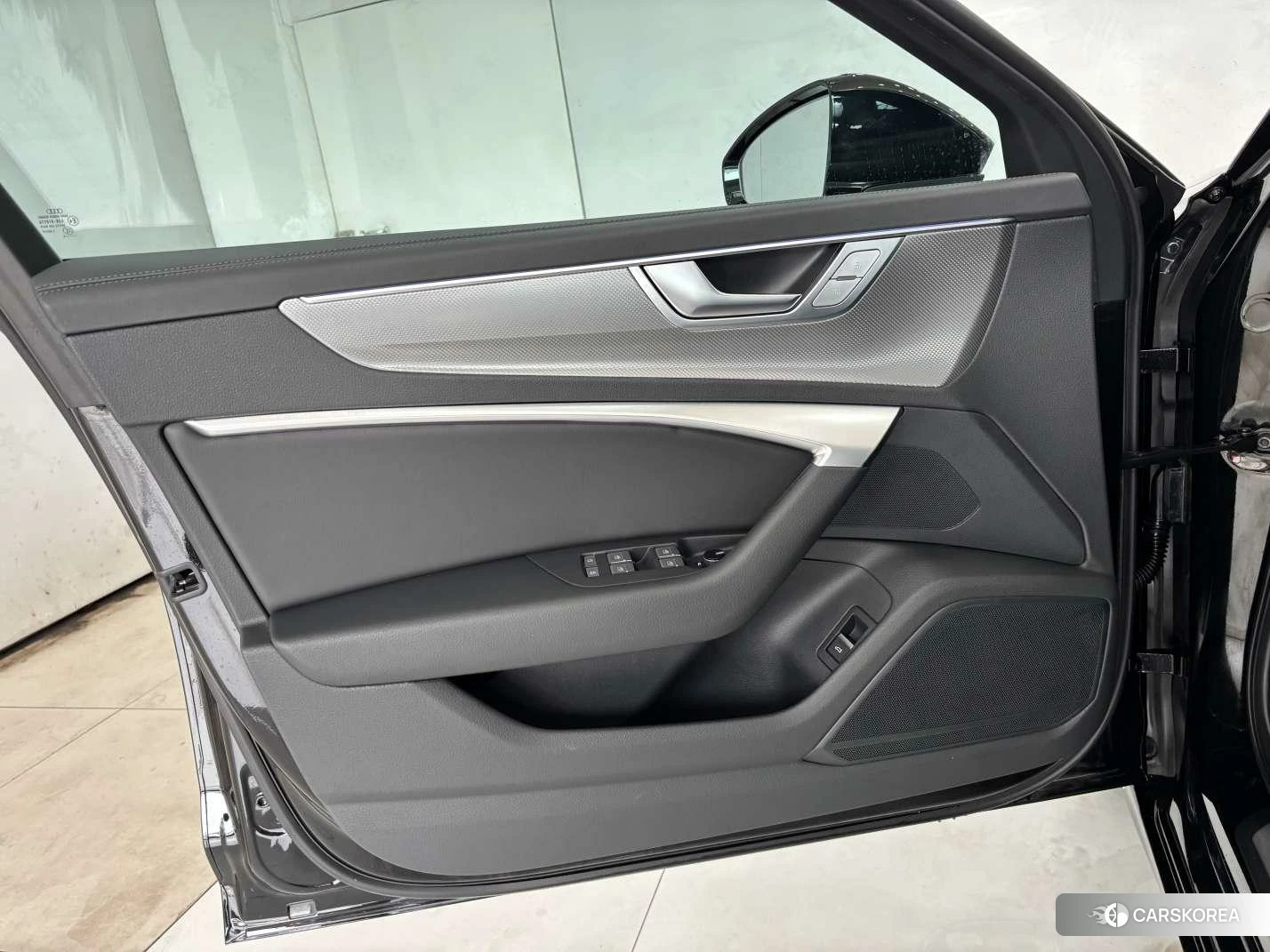 Audi A6L id 4513839 из Китая 24
