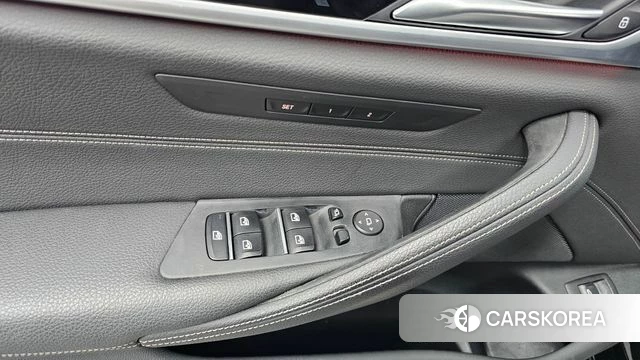 BMW 5 Series (G30) id 4416856 из Кореи 24