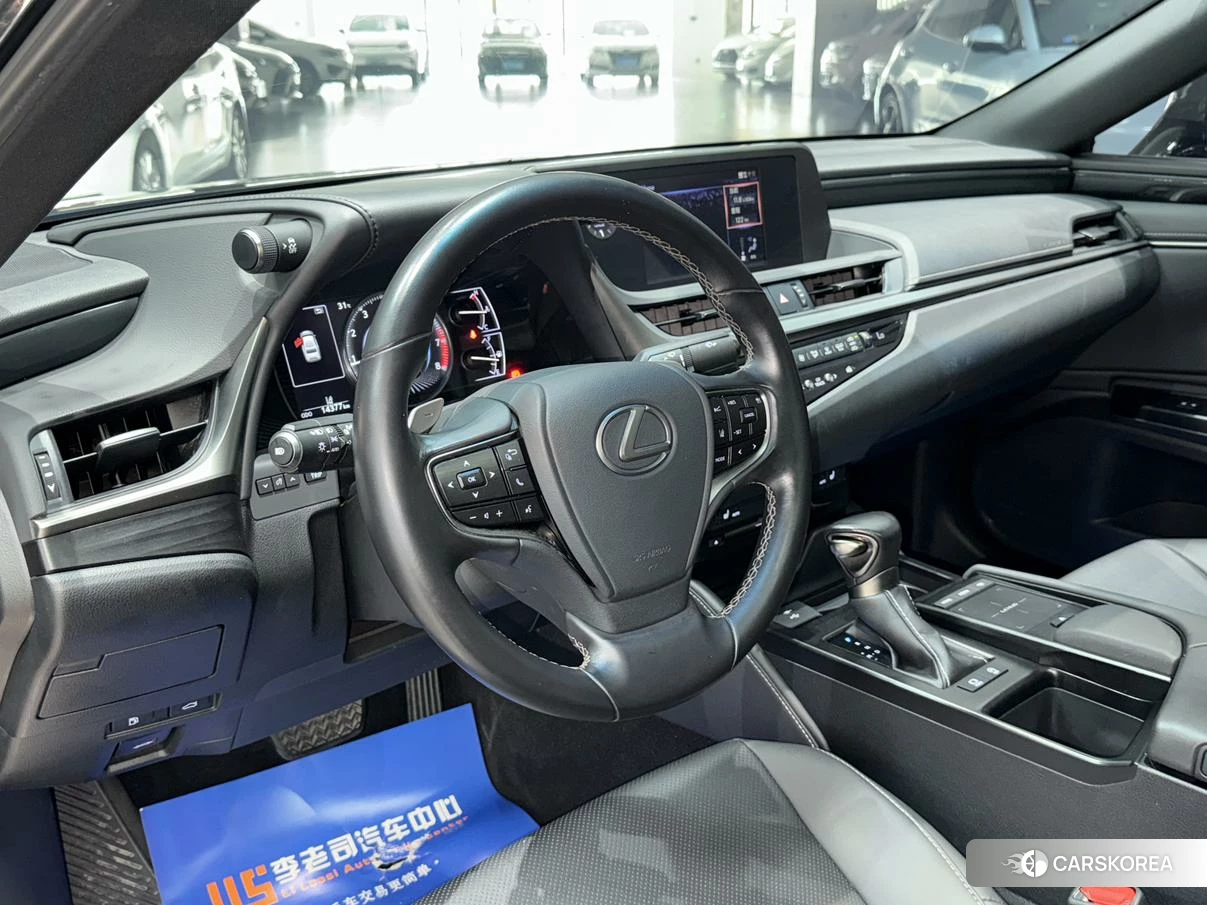 Lexus ES id 4499123 из Китая 24