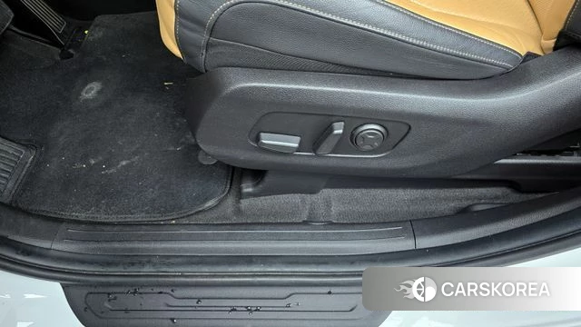 Kia Carnival 4th generation id 4388662 из Кореи 24