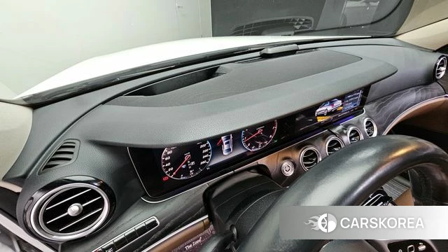 Mercedes-Benz E-Class W213 id 4318077 из Кореи 24
