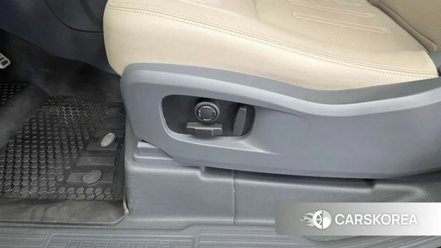 Land Rover Defender (L663) id 4195721 из Кореи 24