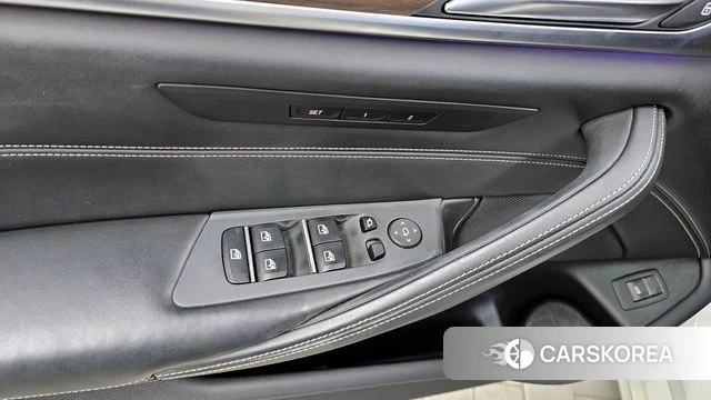 BMW 5 Series (G30) id 4390363 из Кореи 24