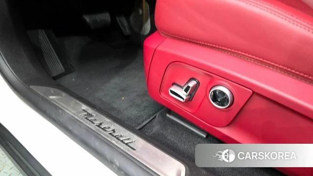 Maserati Levante id 4763972 из Кореи 24