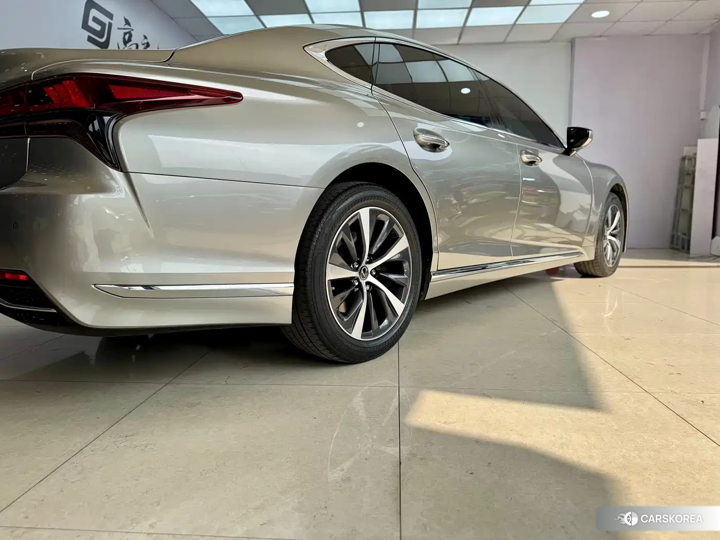 Lexus LS id 4539034 из Китая 24