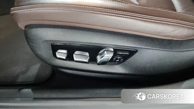 BMW 5 Series (G30) id 4330973 из Кореи 24