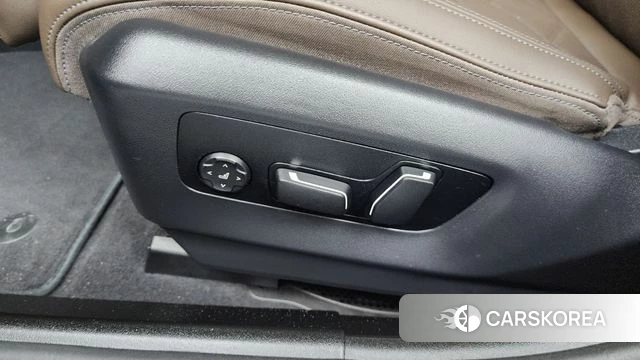 BMW 5 Series (G60) id 4602396 из Кореи 24