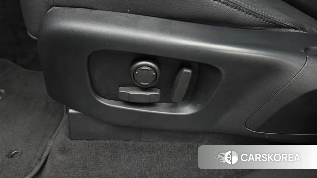 Land Rover Discovery 5 id 4712819 из Кореи 24