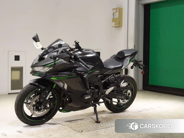Проданный Kawasaki ZX-4R SE 2024 из Японии, фото 3