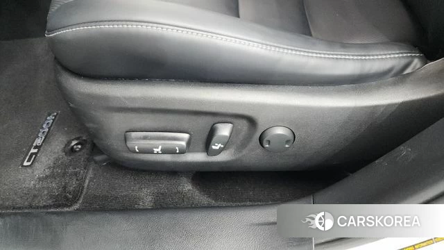 Lexus CT200h id 4615559 из Кореи 24